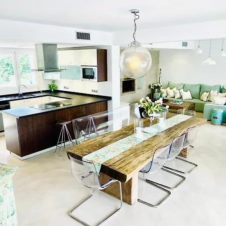 Luxury Ibiza Villa By The Sea *